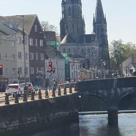 River View Apartment Suite Cork Bagian luar foto