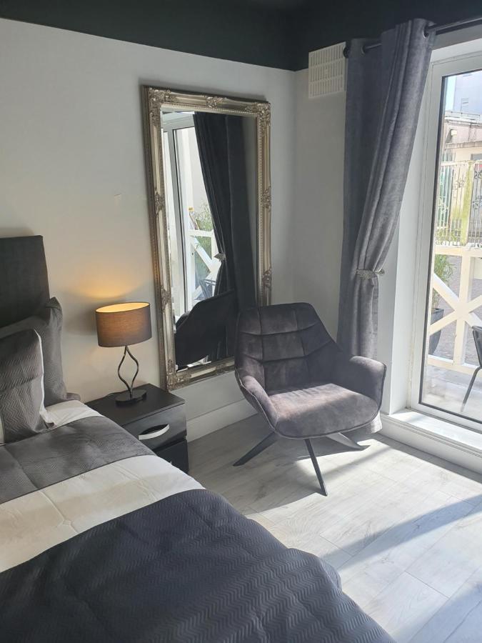 River View Apartment Suite Cork Bagian luar foto