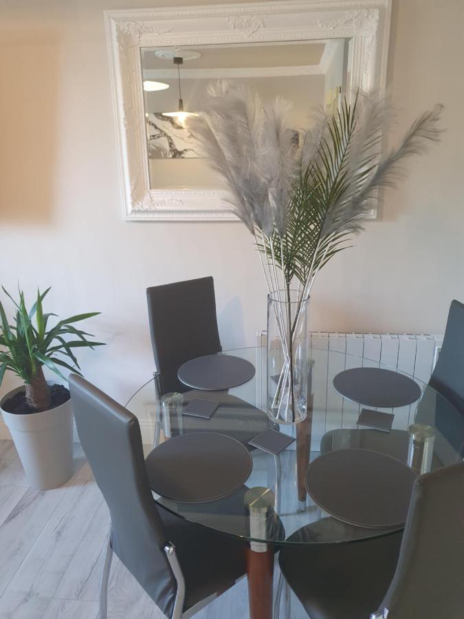 River View Apartment Suite Cork Bagian luar foto