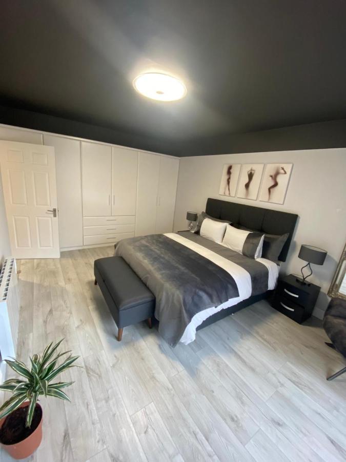 River View Apartment Suite Cork Bagian luar foto